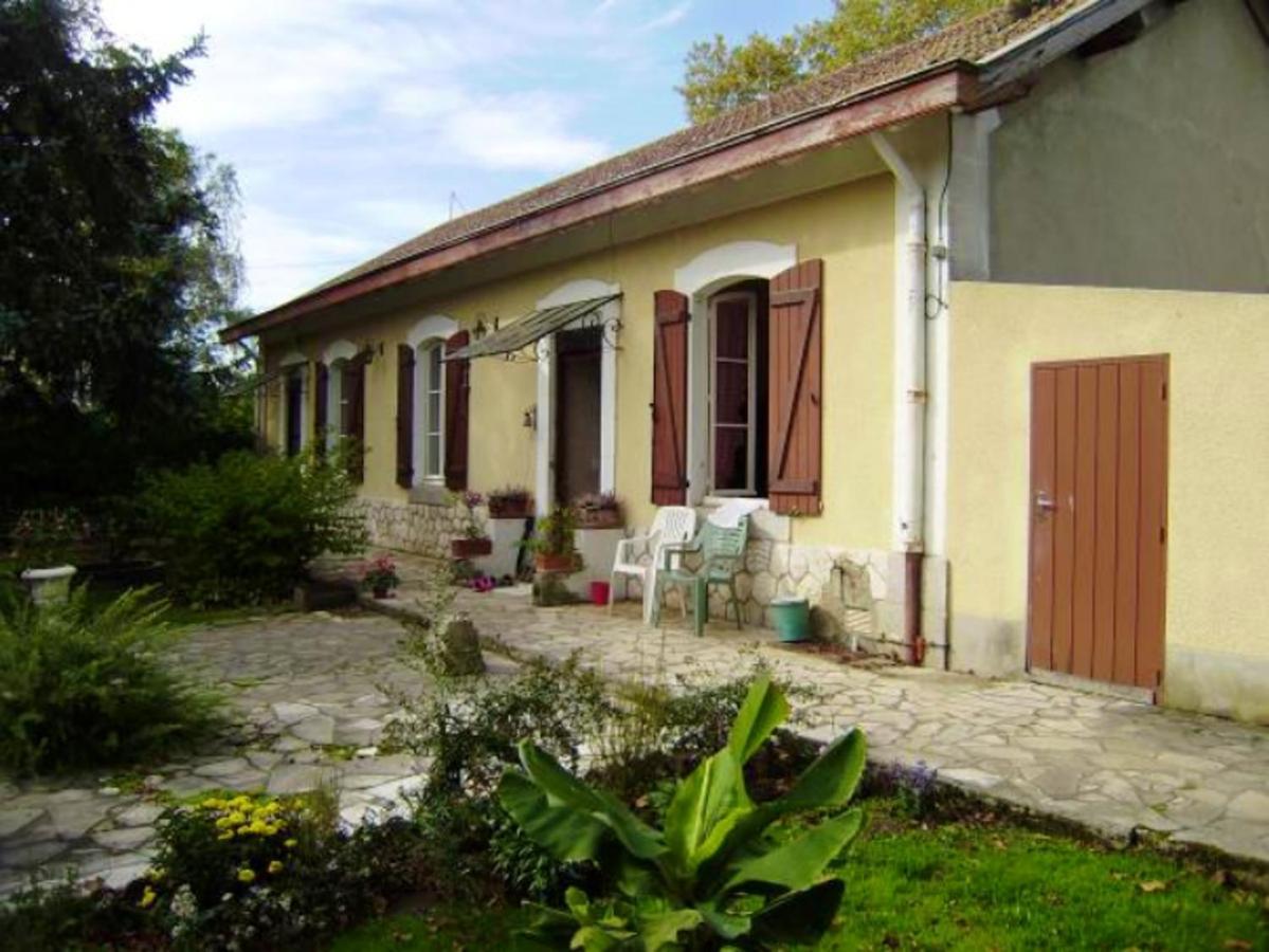 Maison De 3 Chambres Avec Jacuzzi Jardin Clos Et Wifi A Gabarret Exterior photo